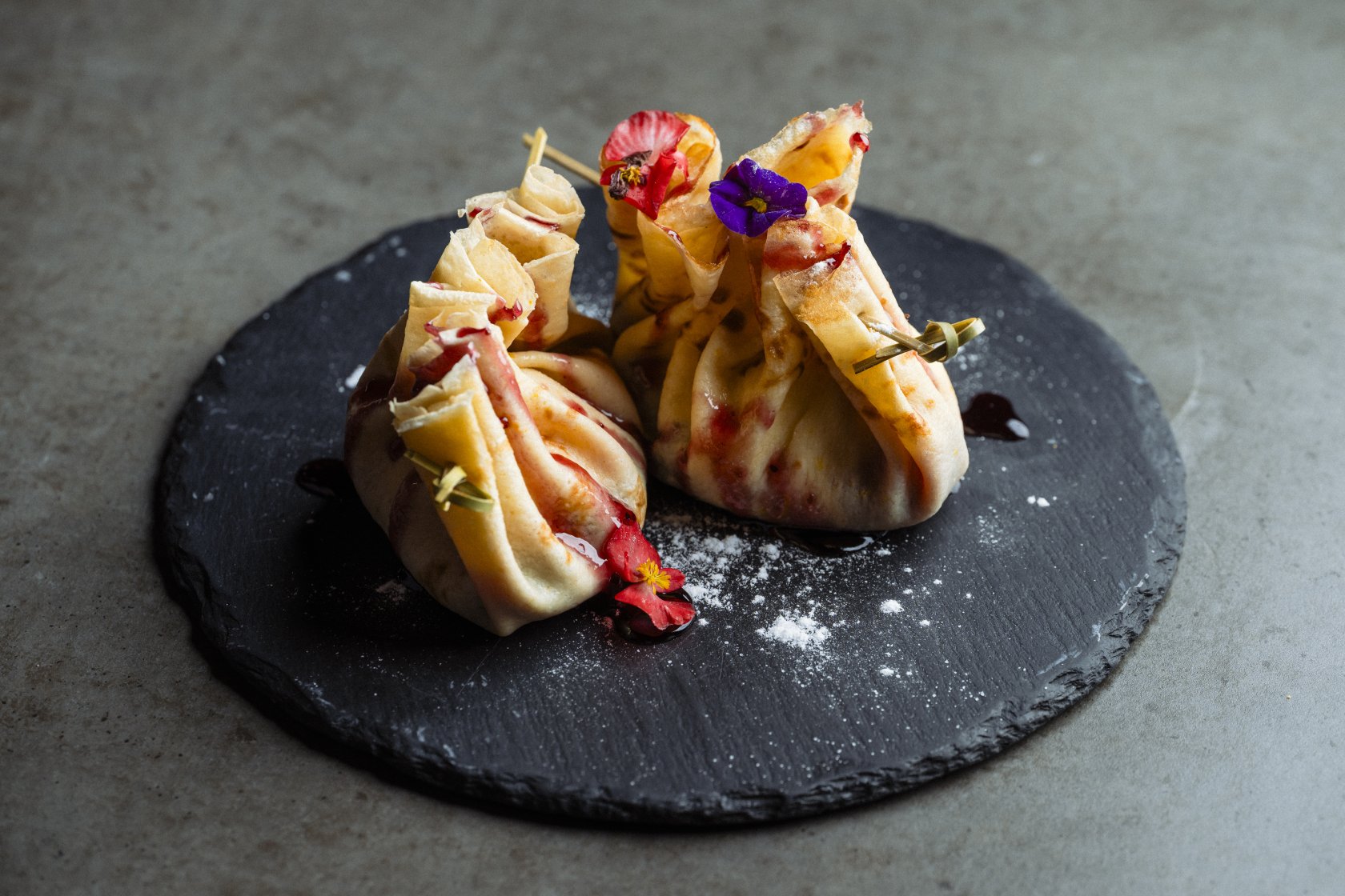 Crepes cu dulceata afine si inghetata