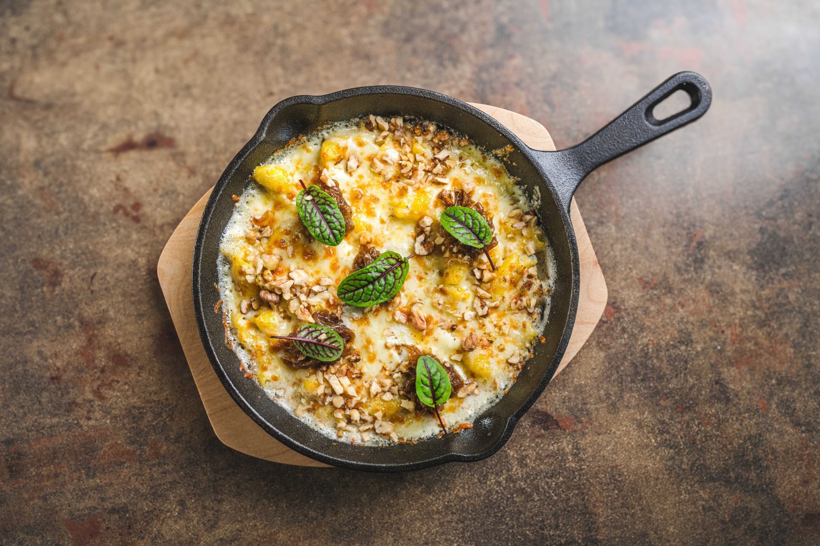 Blue cheese pasta, nuts and mozzarella ( 280 g )