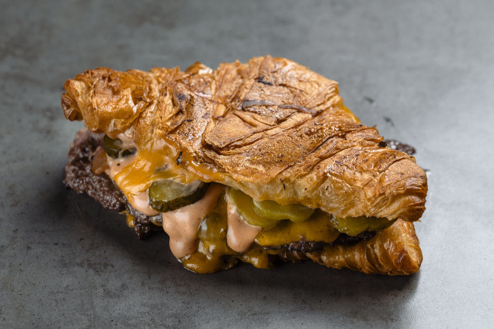 Croissmash Burger