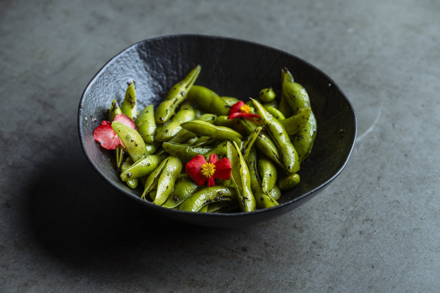 Edamame pastai cu salsa de trufe