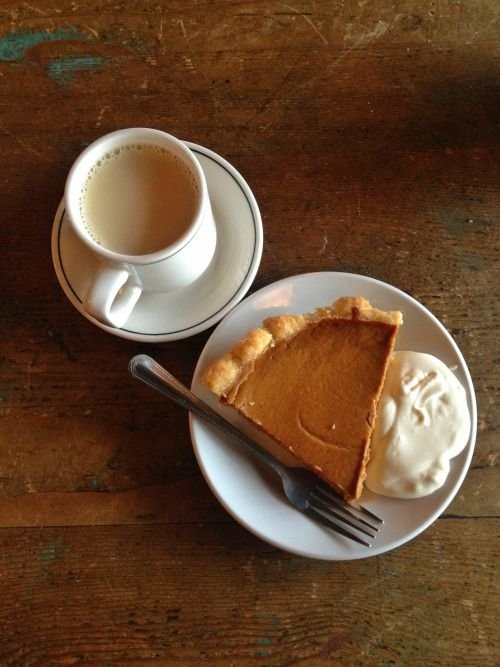 COMBO - Placinta cu branza si stafide + Cafea la Alegere