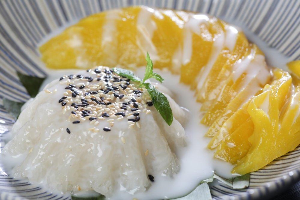 Fresh mango with sticky rice/Khao Niew Mamuang