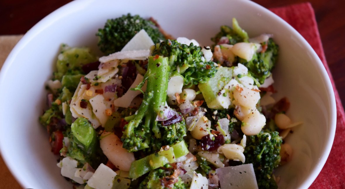 Broccoli salad with bacon and cheese