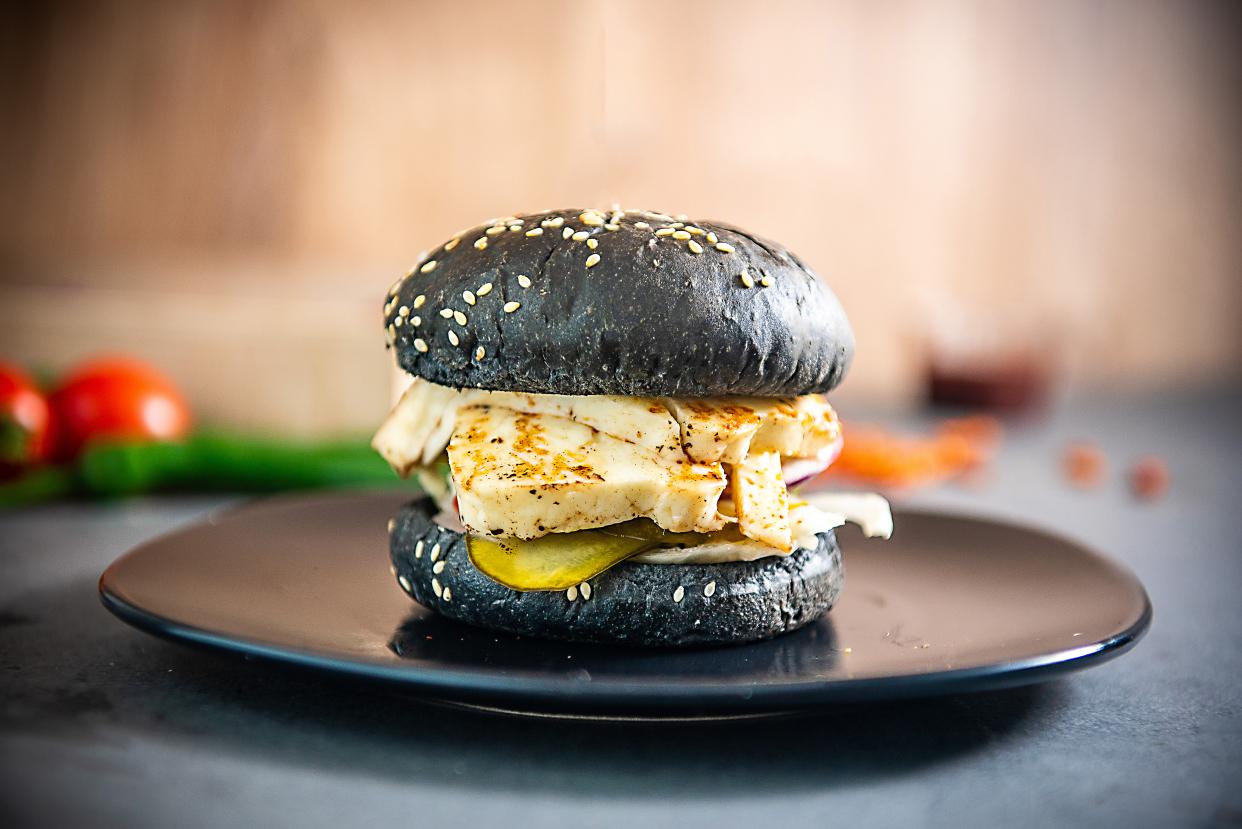 Black halloumi burger