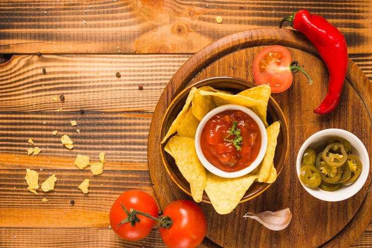 Chilli nachos și sos