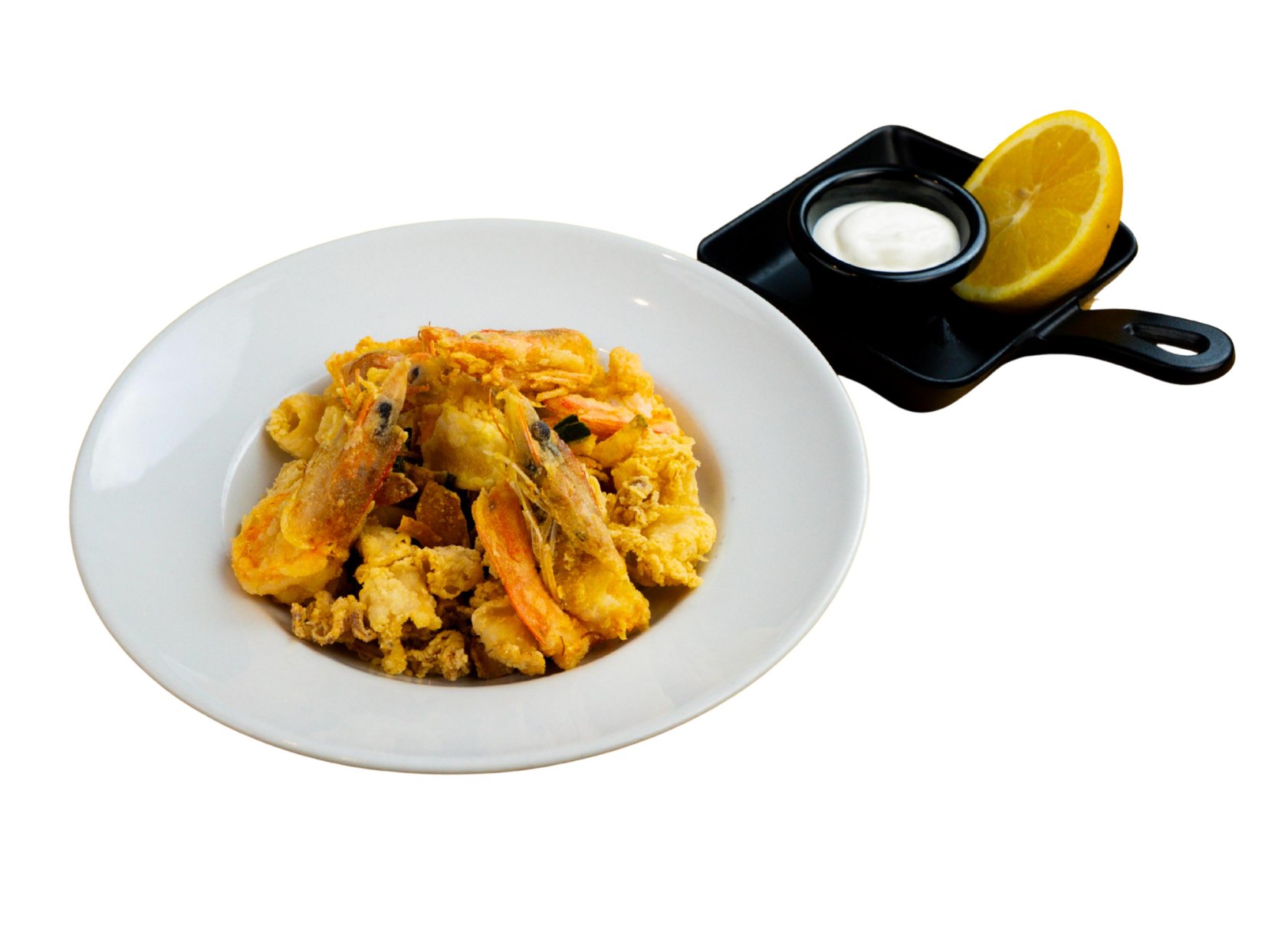 Fritto misto del golfo con gamberi, calamari e baccalá